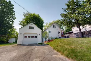 31 Vivian St, Auburn, ME 04210 - Photo 1