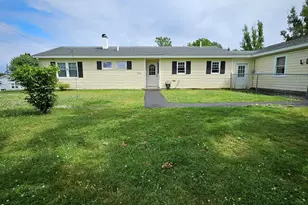 200 Davis Rd, Bangor, ME 04401 - Photo 1