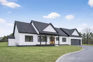 24 Magnolia Dr, Old Orchard Beach, ME 04064 - Photo 1