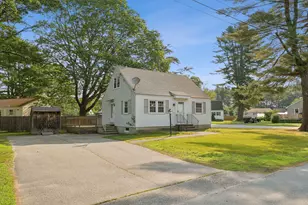 20 Riverview Dr, Brunswick, ME 04011 - Photo 1