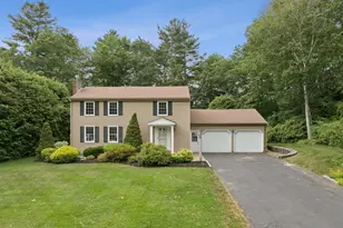 29 Hedgerow Dr, Cumberland, ME 04021 - Photo 1