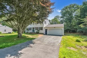 36 Arrowhead Dr, Brunswick, ME 04011 - Photo 1