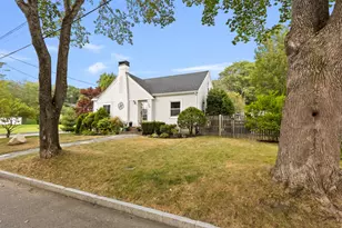 28 Kineo St, Portland, ME 04103 - Photo 1