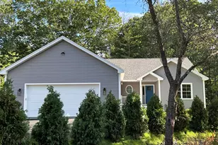 2 Skylar Ln, Brunswick, ME 04011 - Photo 1