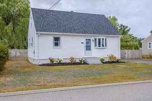 129 Cleveland Cir, South Portland, ME 04106 - Photo 1