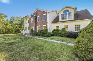 589 Commercial St, Rockport, ME 04856 - Photo 1