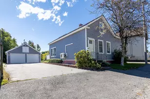 568 S South Main St, Brewer, ME 04412 - Photo 1