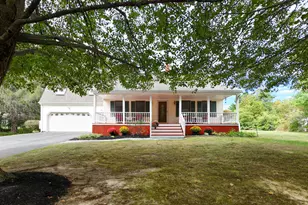 10 Hill Dr, South Berwick, ME 03908 - Photo 1