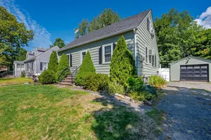 16 Parent St, South Berwick, ME 03908 - Photo 1