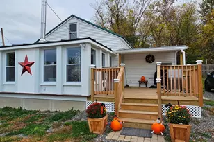 13 Jackson St, Skowhegan, ME 04976 - Photo 1