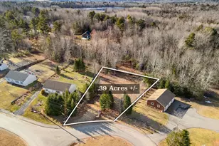 92 Maurice Ave, Thomaston, ME 04861 - Photo 1