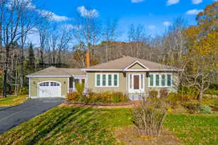 29 Eastman Rd, Cape Elizabeth, ME 04107 - Photo 1