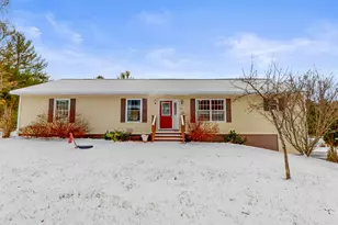 233 Middle St, Farmington, ME 04938 - Photo 1
