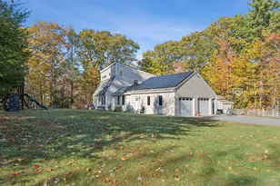 15 Susan Ln, Falmouth, ME 04105 - Photo 1