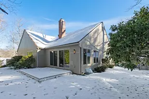 7 Wildwood Dr, Cape Elizabeth, ME 04107 - Photo 1