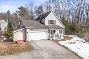 33 Green Ridge Dr, Buxton, ME 04093 - Photo 1