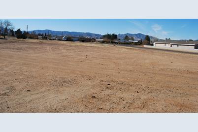 Ford Road #10 - Photo 1