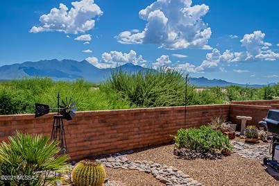 2183 S Cliff Drive - Photo 1