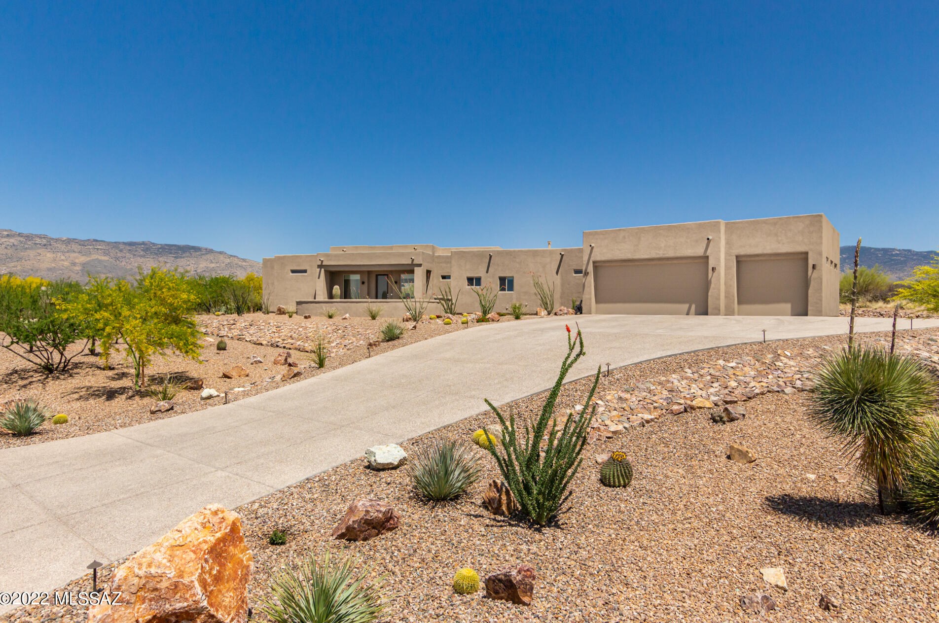 8251 Circle C Ranch Rd, Santa Rita, AZ 85641-8994