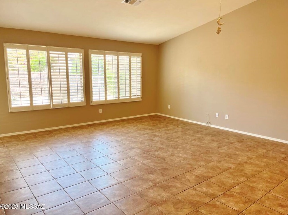 2050 E Cypress Canyon Dr, Green Valley, AZ 85614