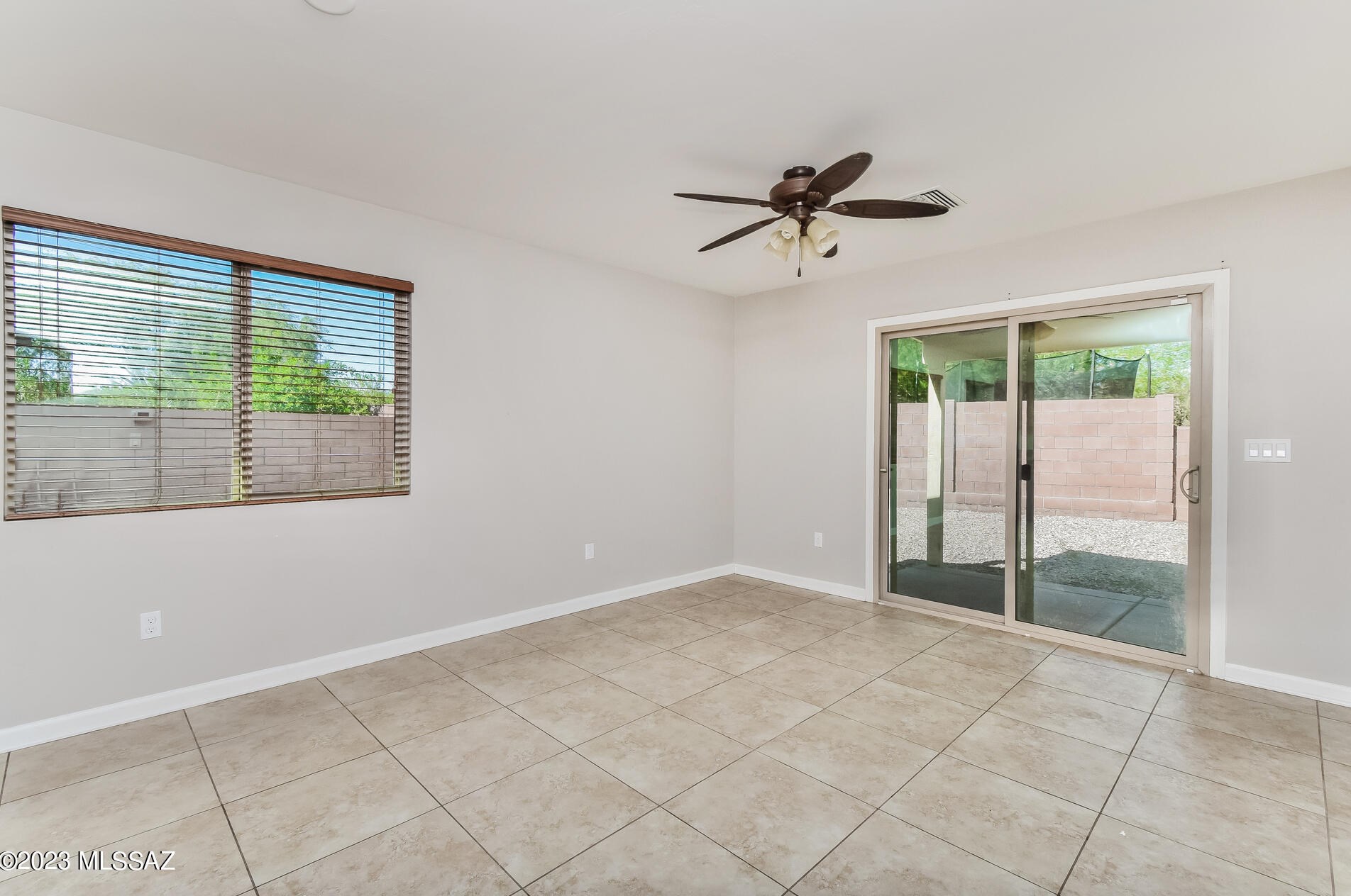 936 W Placita Canalito, Green Valley, AZ 85614