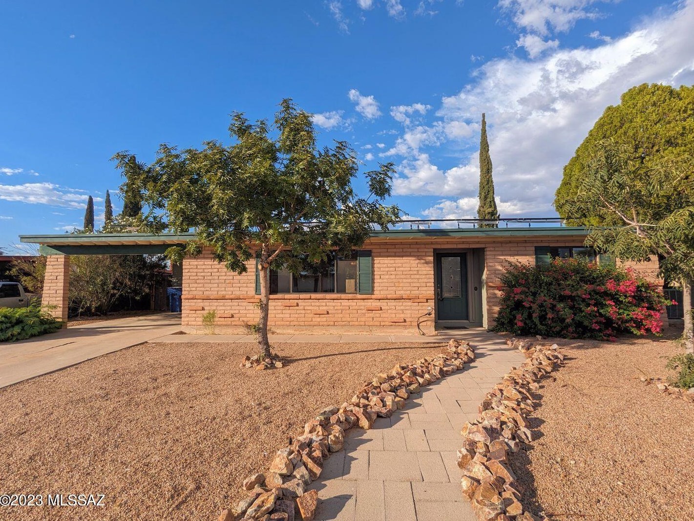 8341 E 25th St, Tucson, AZ 85710