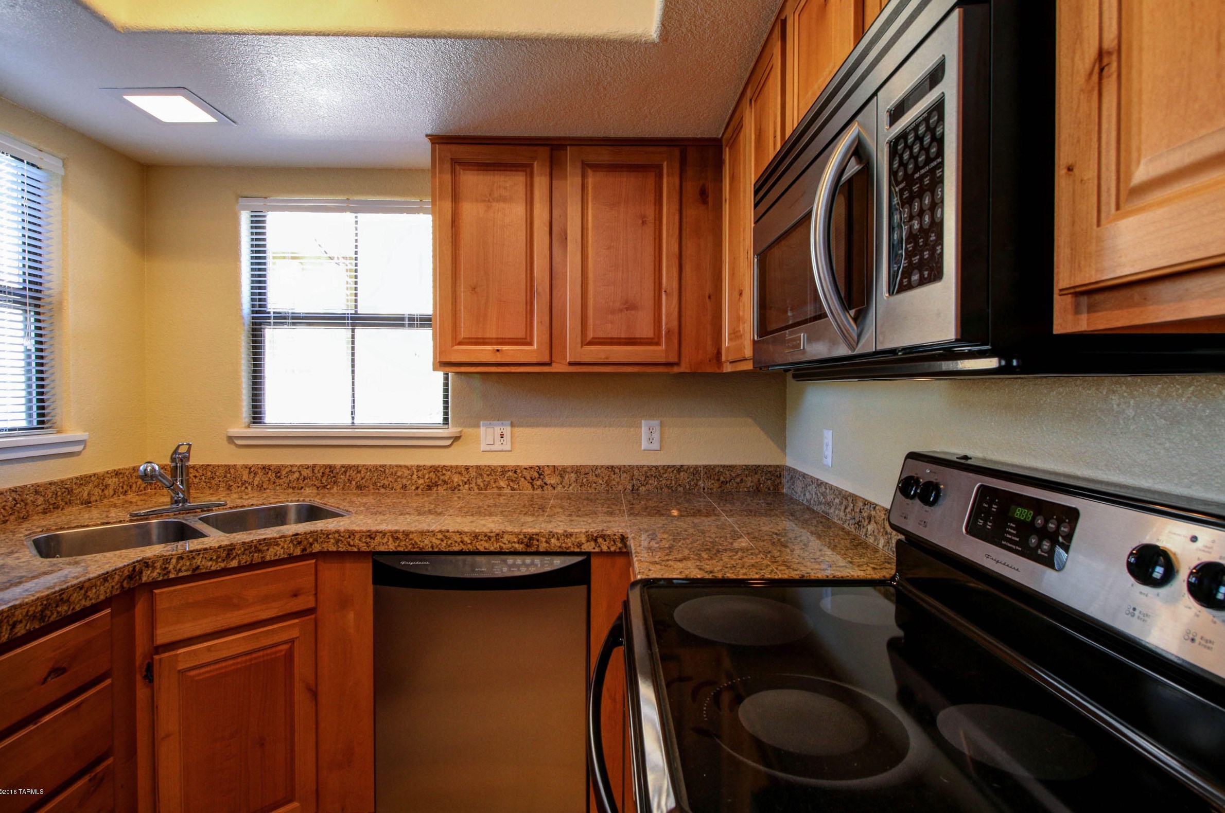6651 N Campbell Ave Apt 166, Tucson, AZ 85718