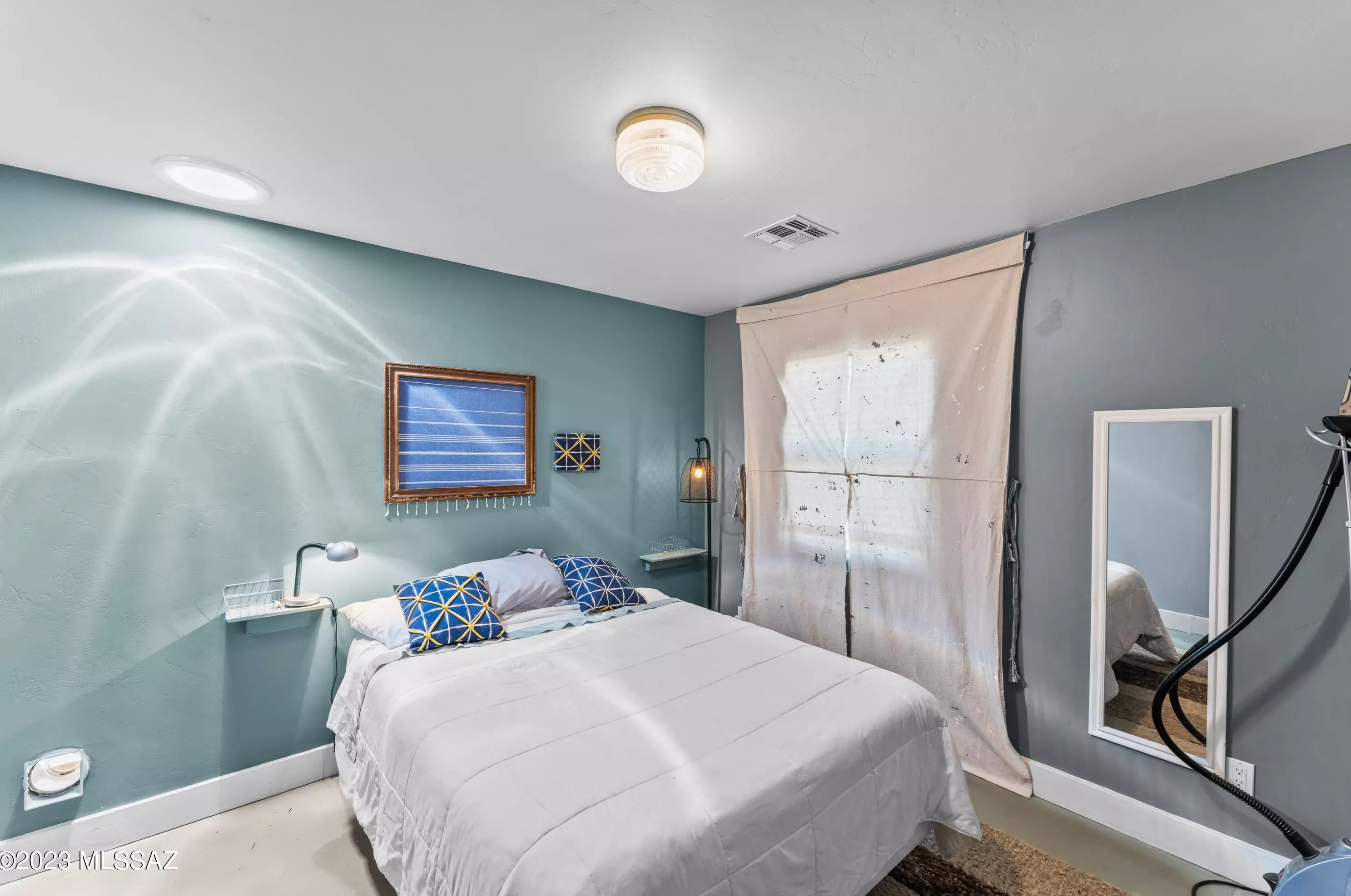 948 10th Ave, Tucson AZ  85705-7624 exterior