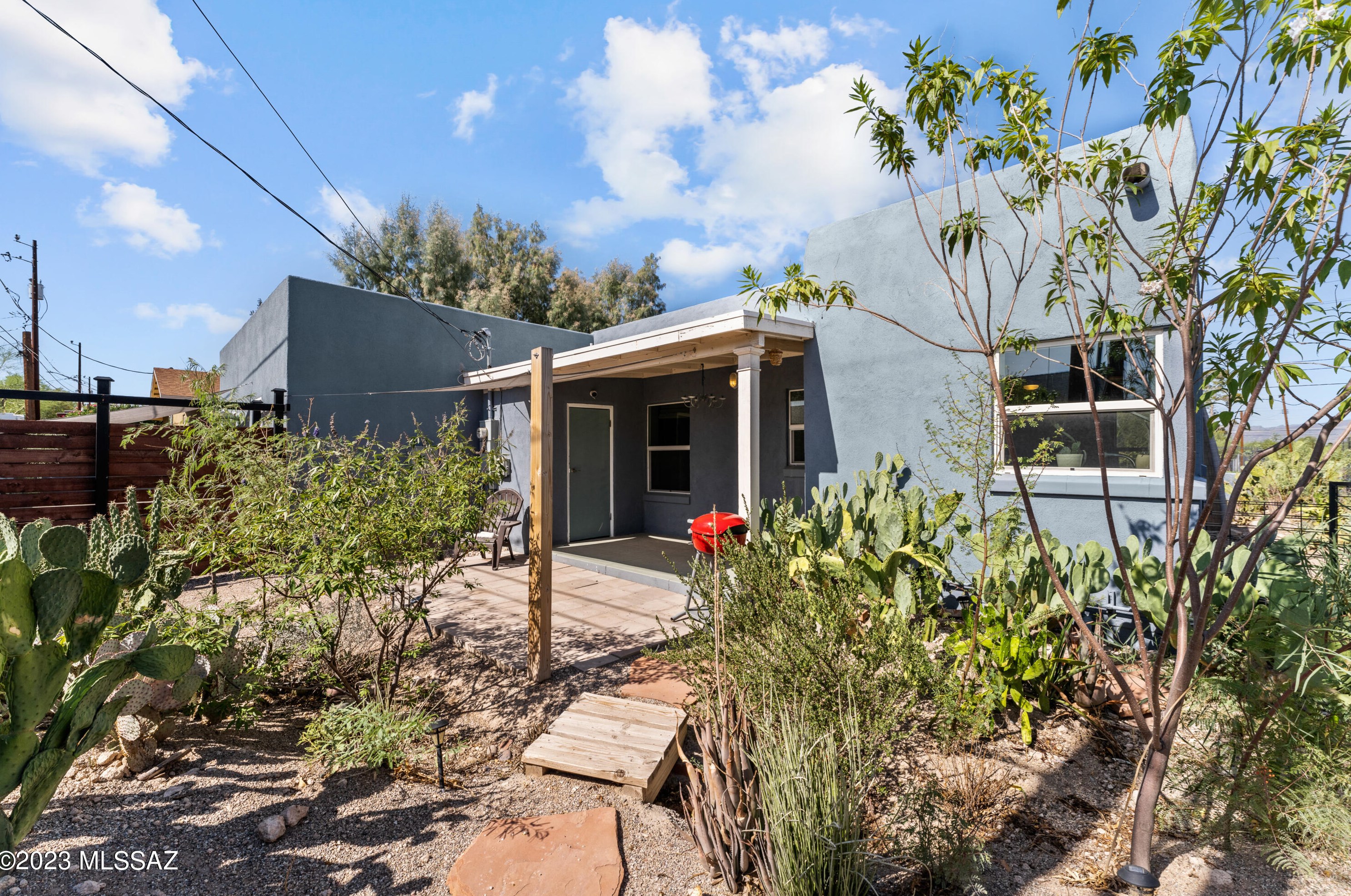 948 10th Ave, Tucson AZ  85705-7624 exterior
