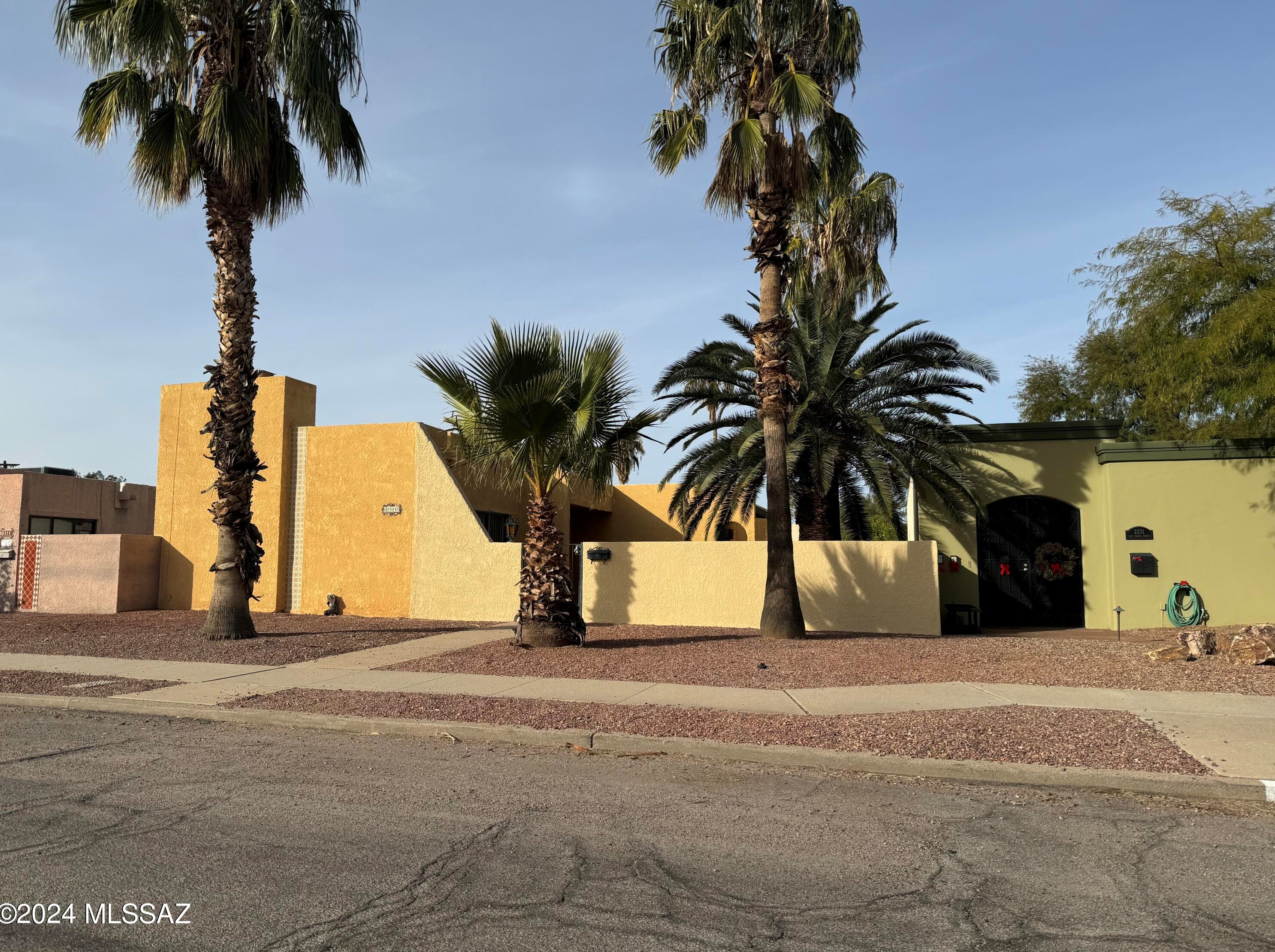 2221 Mabel St, Tucson, AZ 85719-4363