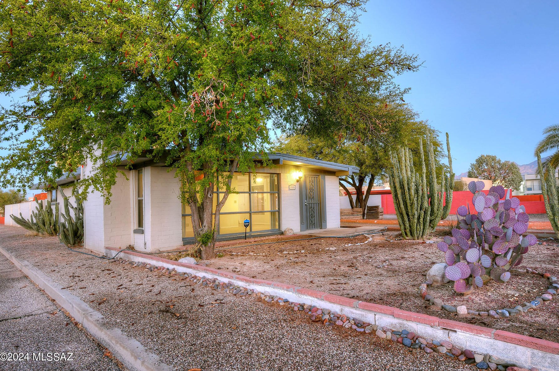 1005 Alamo Ave, Tucson, AZ 85711-1657