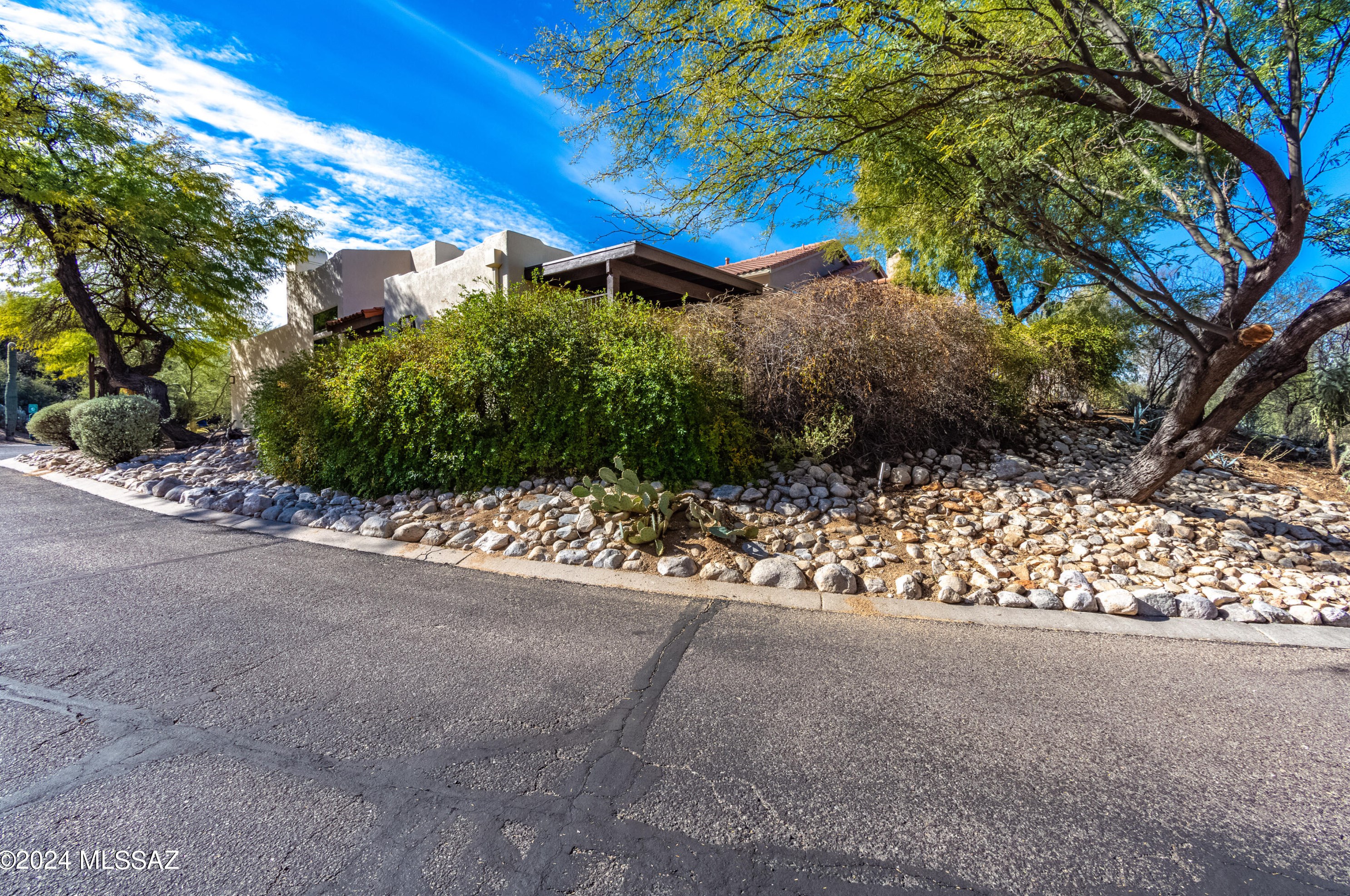 1765 Deer Shadow Ln, Tucson AZ  85737-9186 exterior