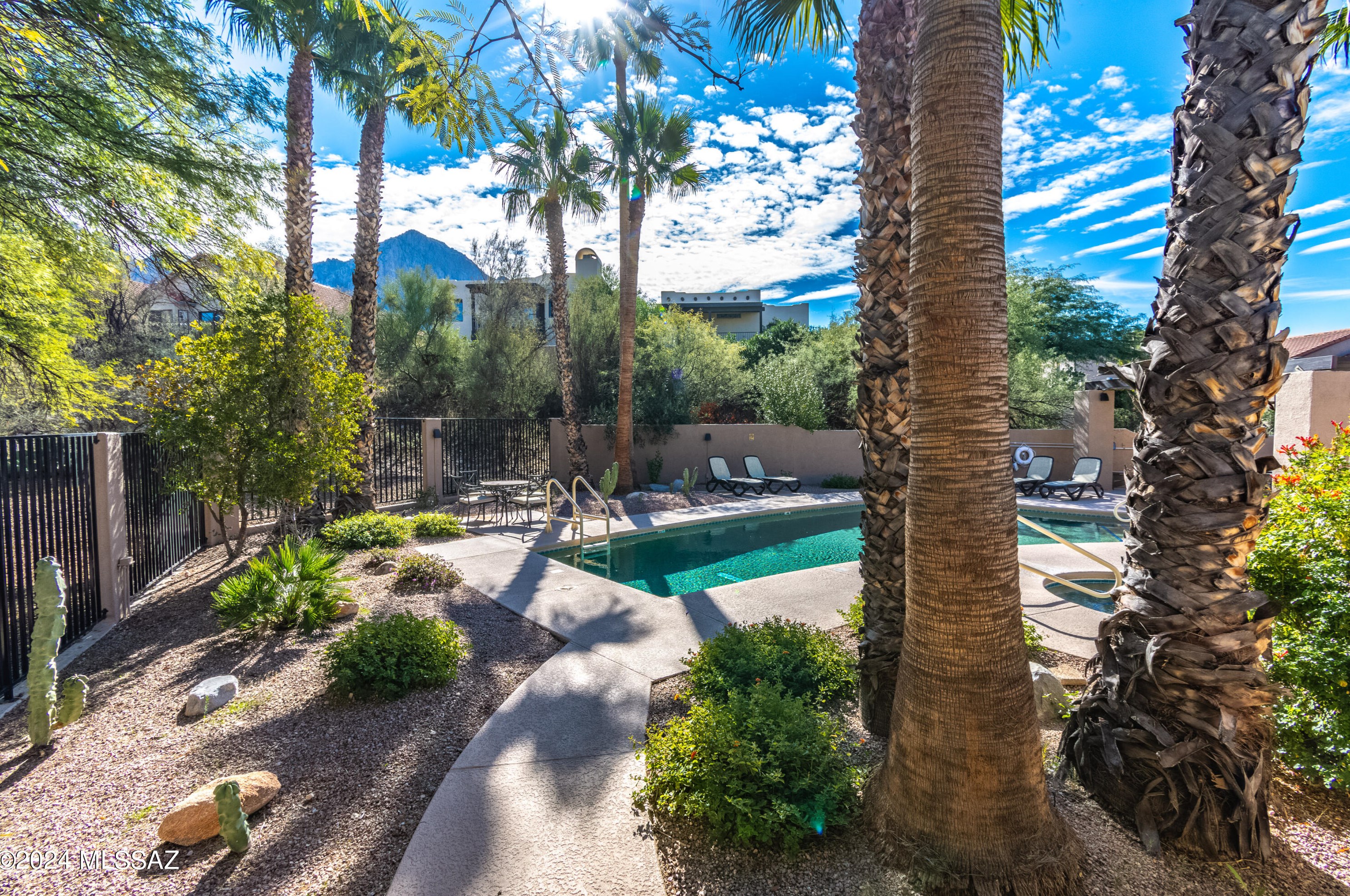 1765 Deer Shadow Ln, Tucson AZ  85737-9186 exterior