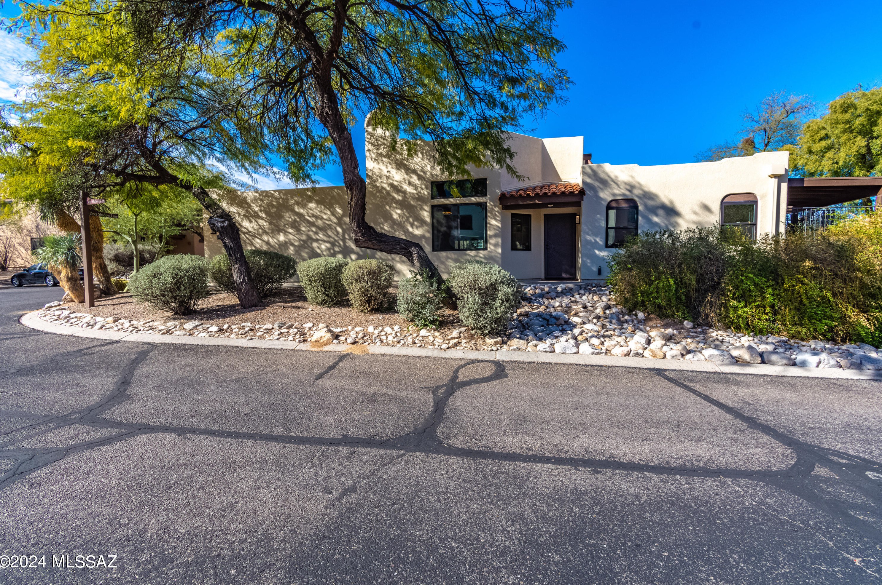 1765 Deer Shadow Ln, Tucson AZ  85737-9186 exterior