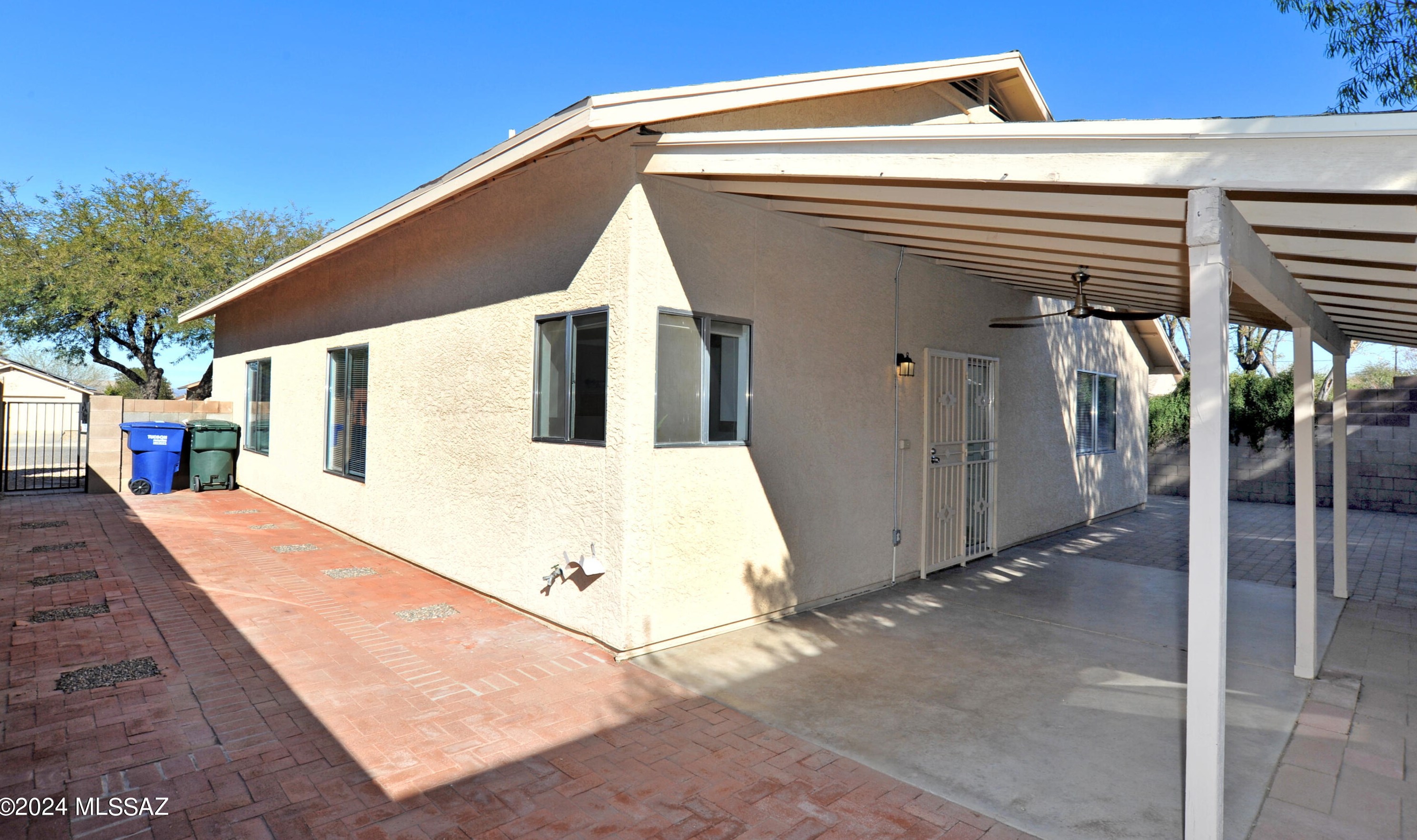 2561 Blaine Ct, Tucson AZ  85745-3364 exterior