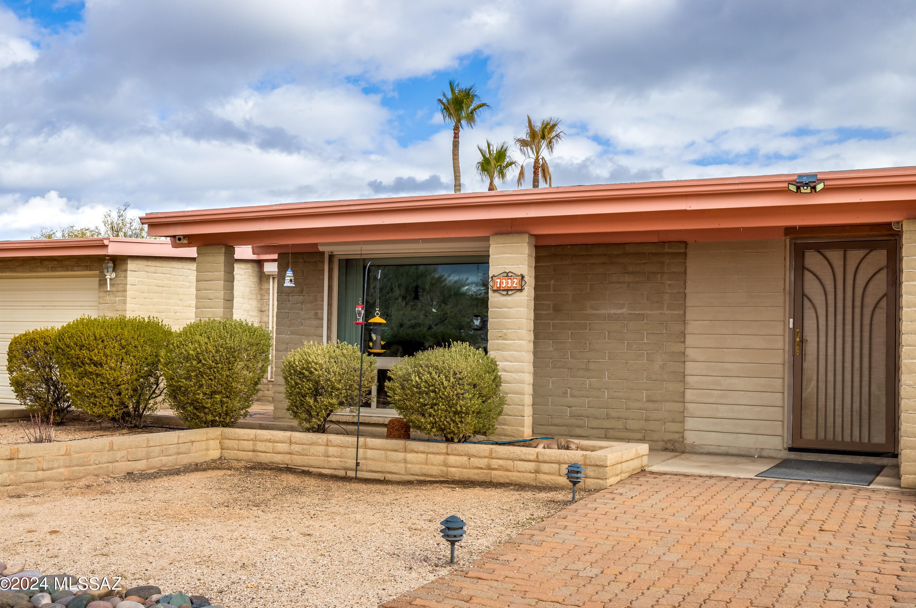 7332 Camino De Maximillian, Tucson, AZ 85704-1302