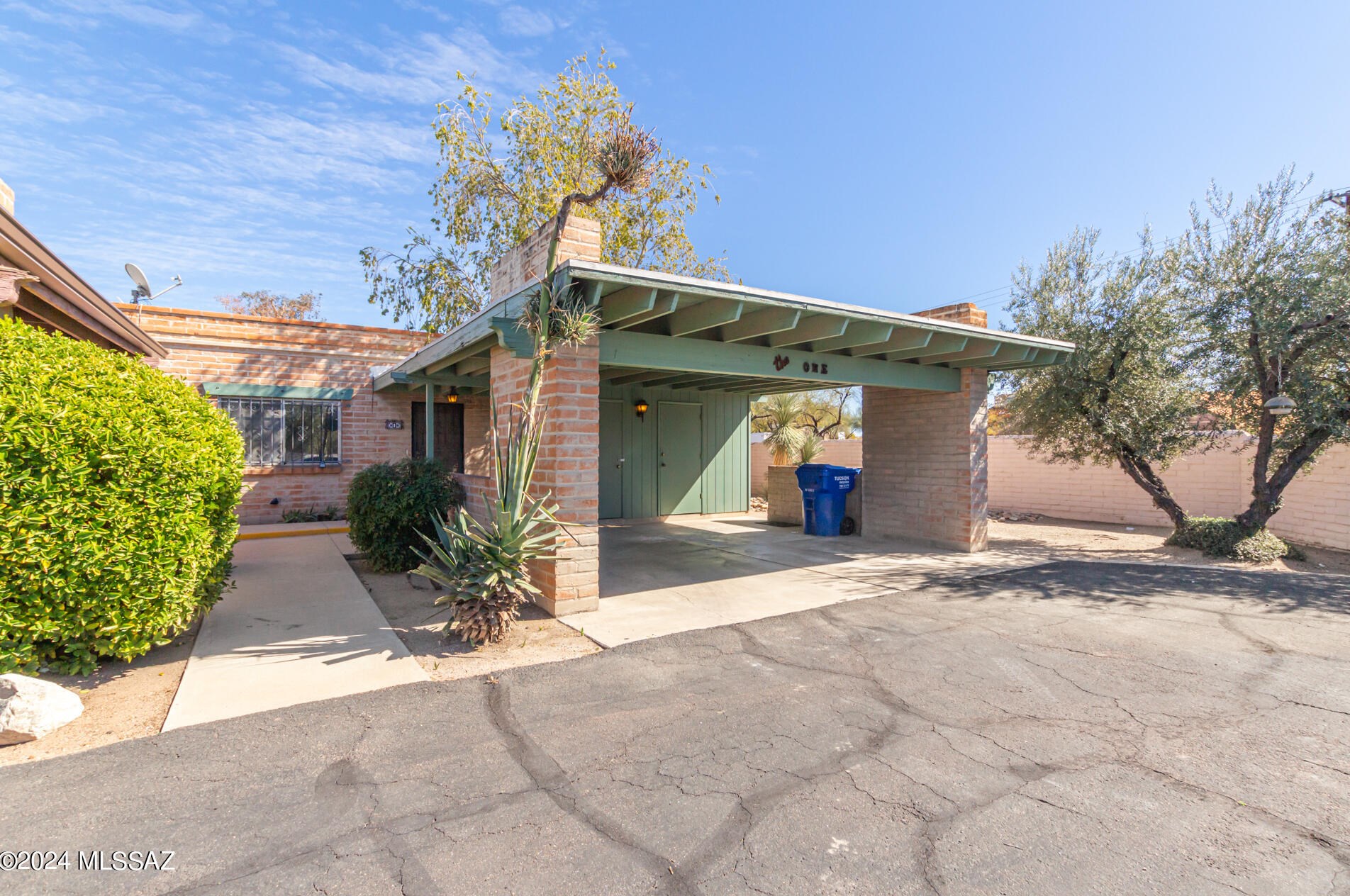 1 Pastime Rd, Tucson, AZ 85705-3300