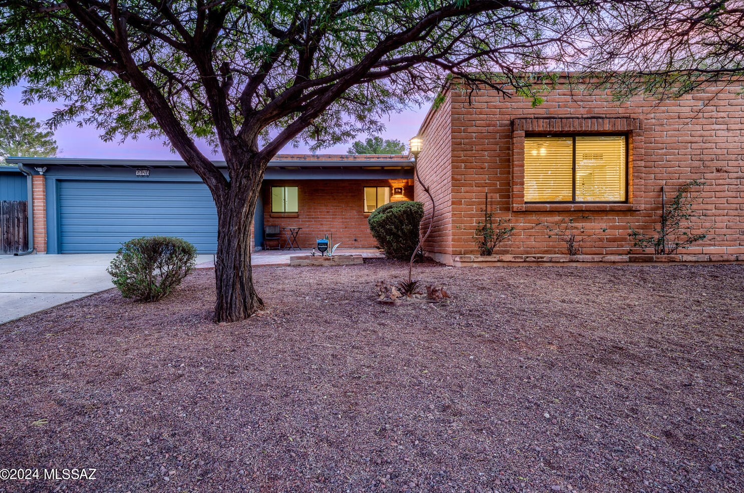 7746 Hampton St, Tucson, AZ 85715-4212