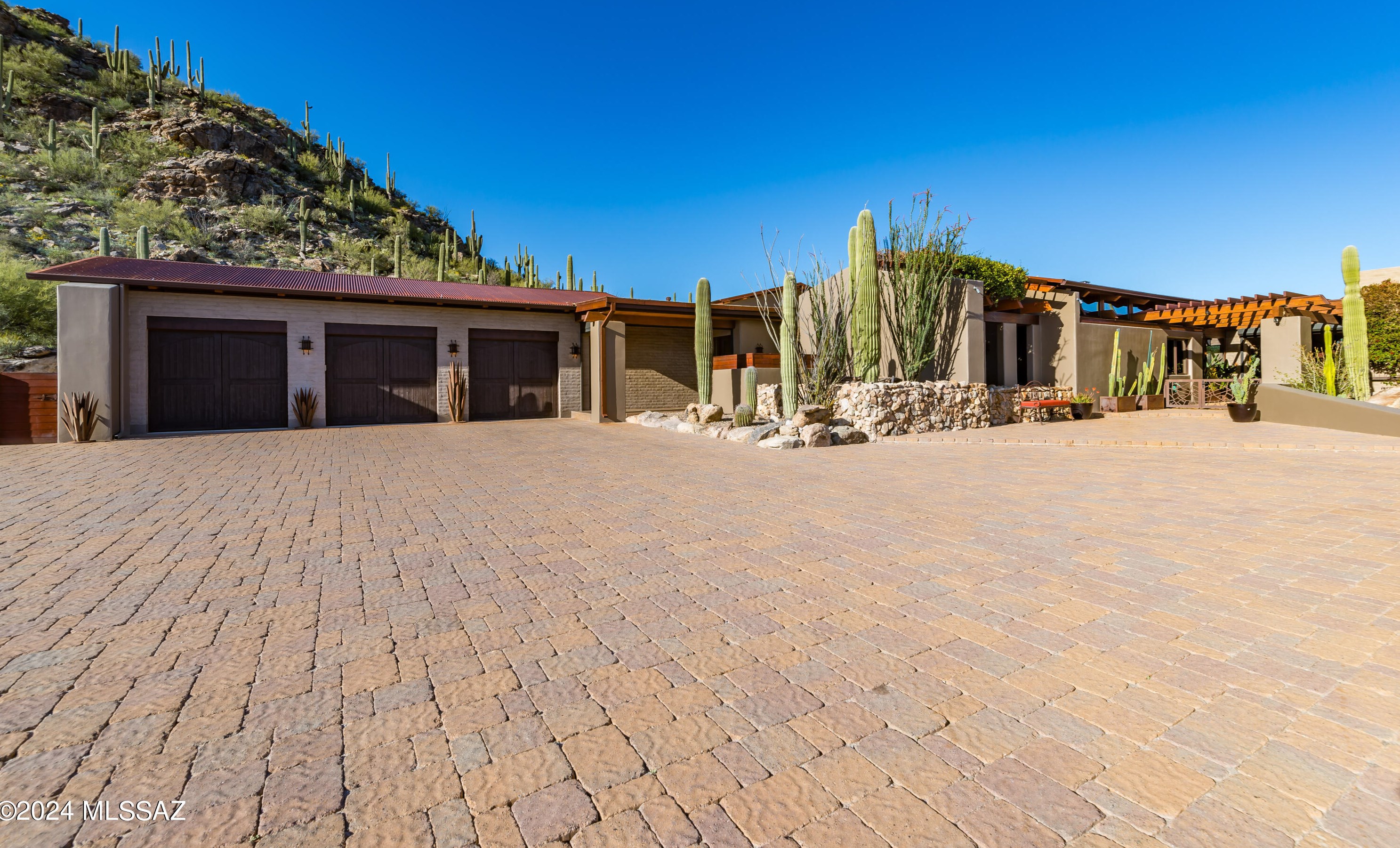 13736 Old Ranch House Rd, Marana, AZ 85658-4757