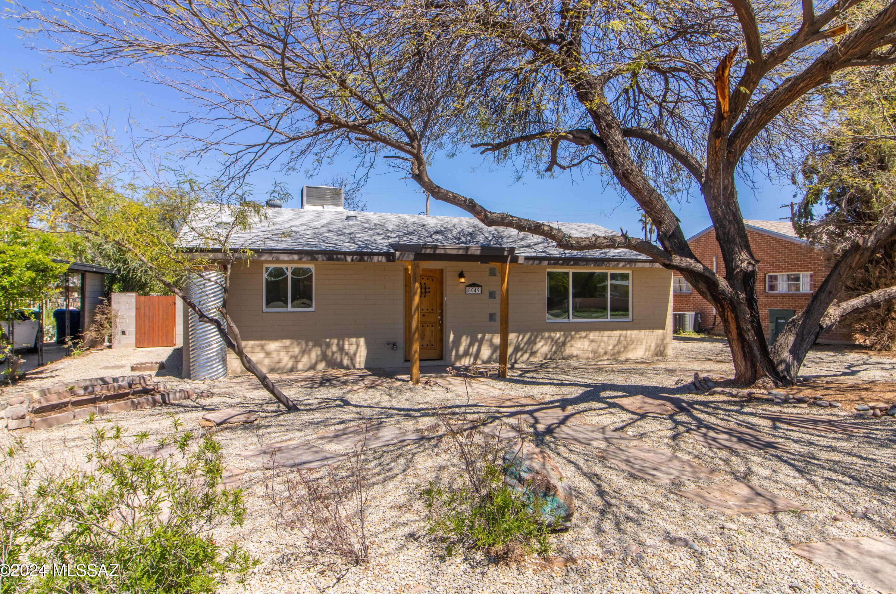 5049 3rd St, Tucson, AZ 85711-1259