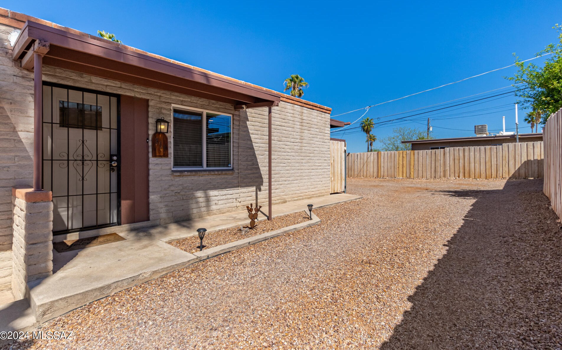 317 Glenn St, Tucson, AZ 85705-4433