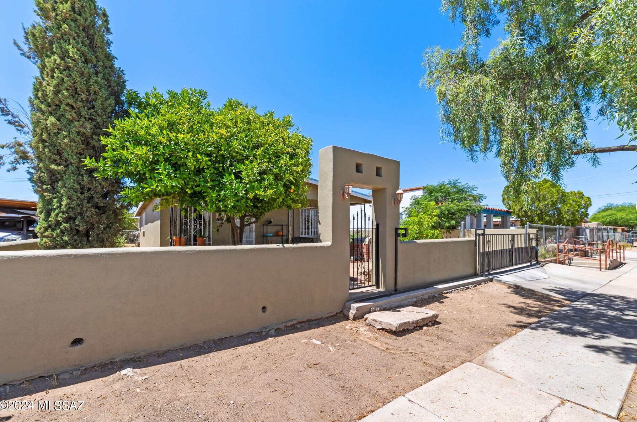 414 30th St, Tucson, AZ 85713-2952