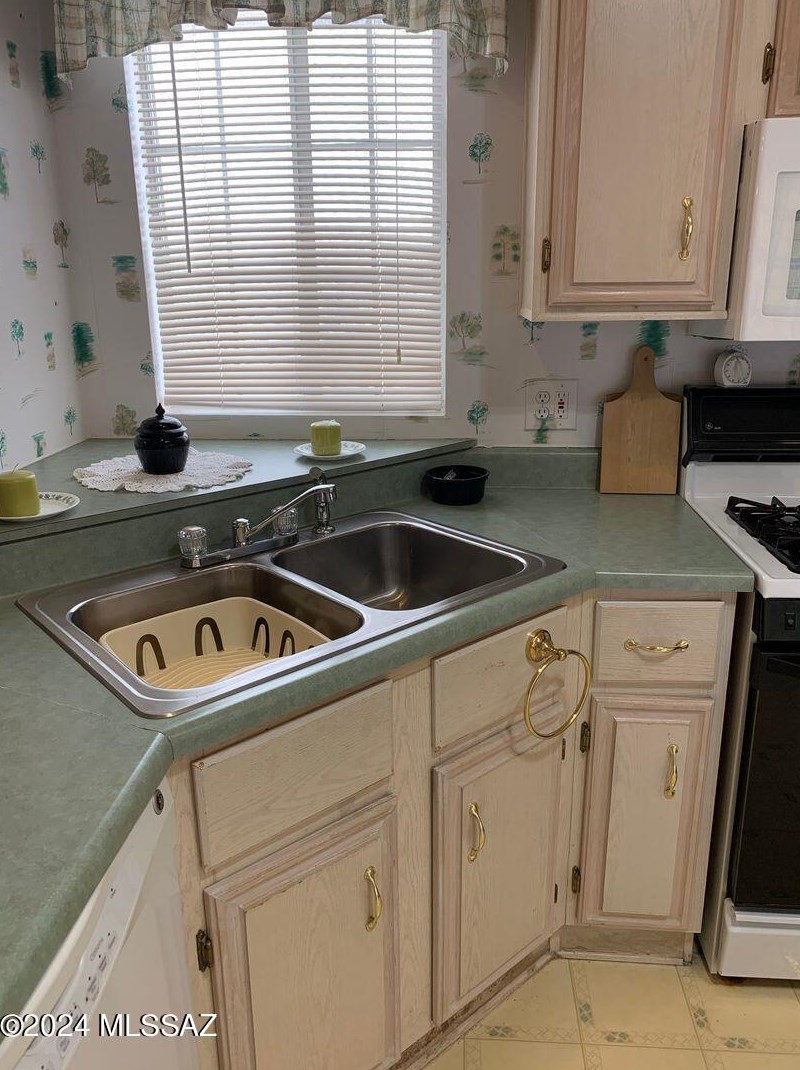 480 W Windham Blvd, Green Valley, AZ 85614