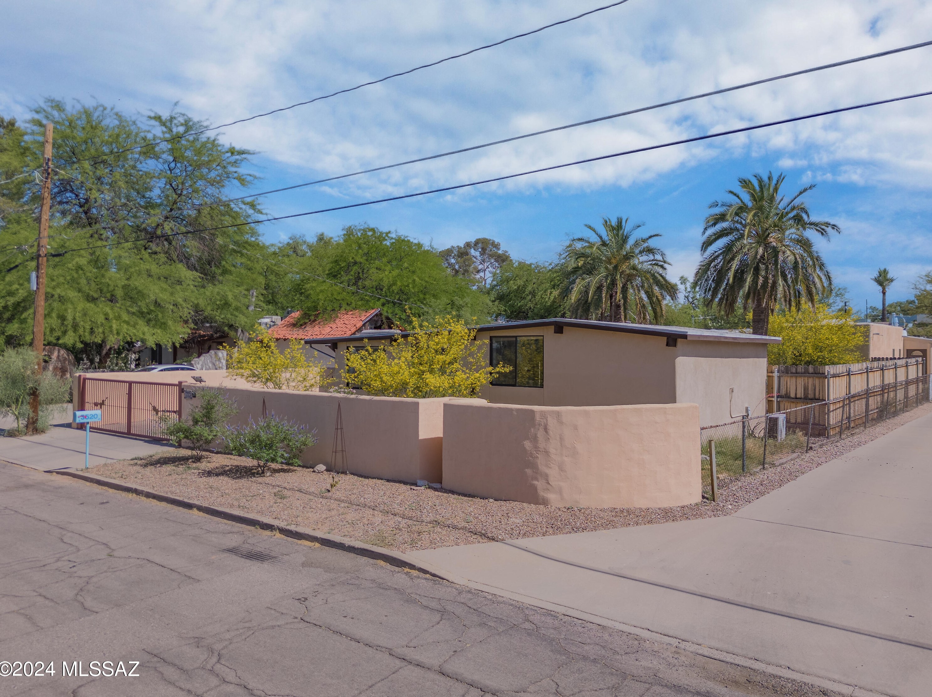 3520 Camden St, Tucson, AZ 85716-3620