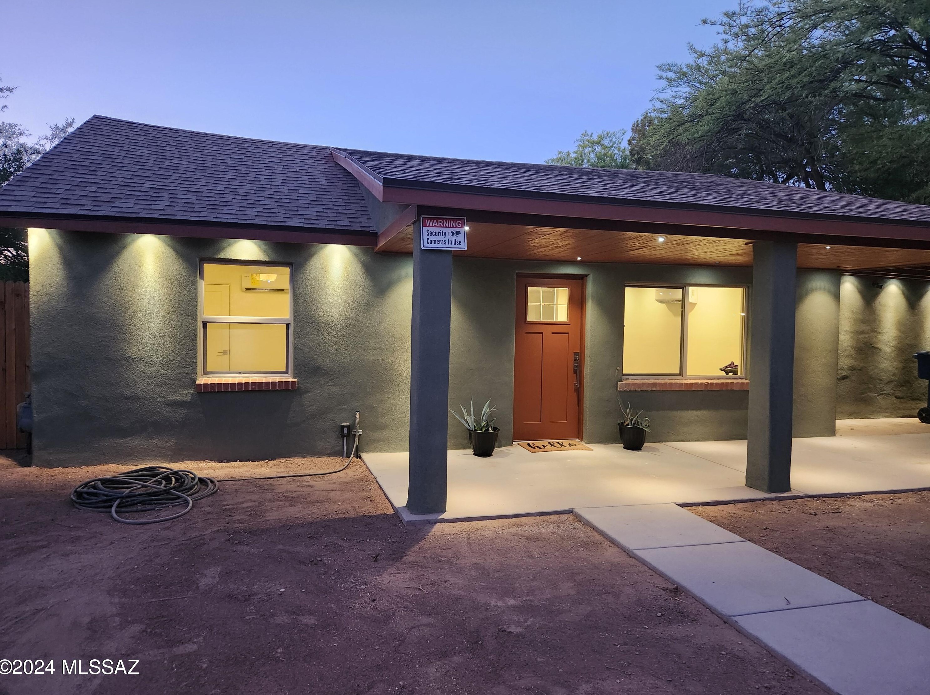 4945 Hawthorne St, Tucson, AZ 85711-1225