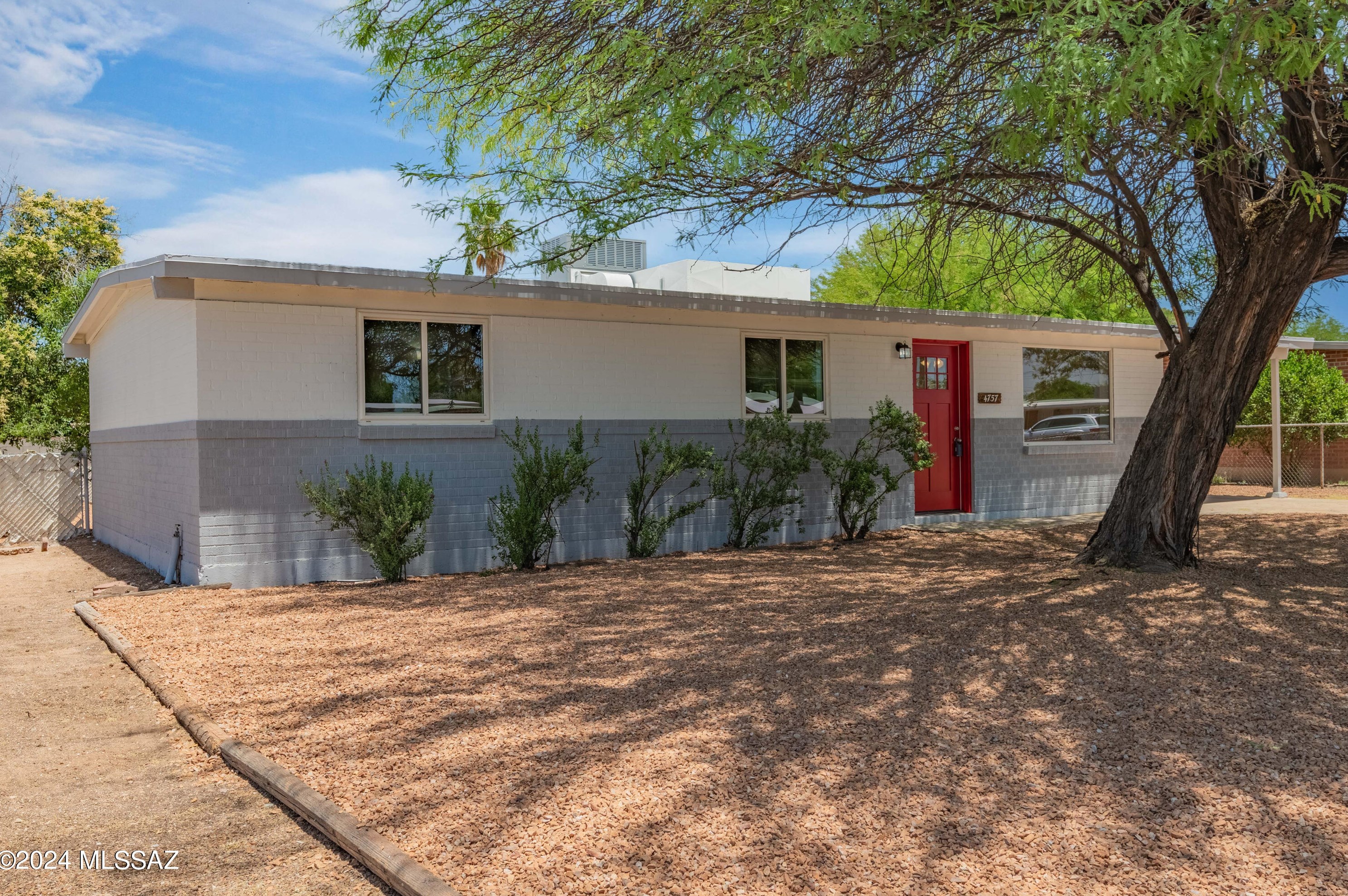 4757 26th St, Tucson, AZ 85711-6404