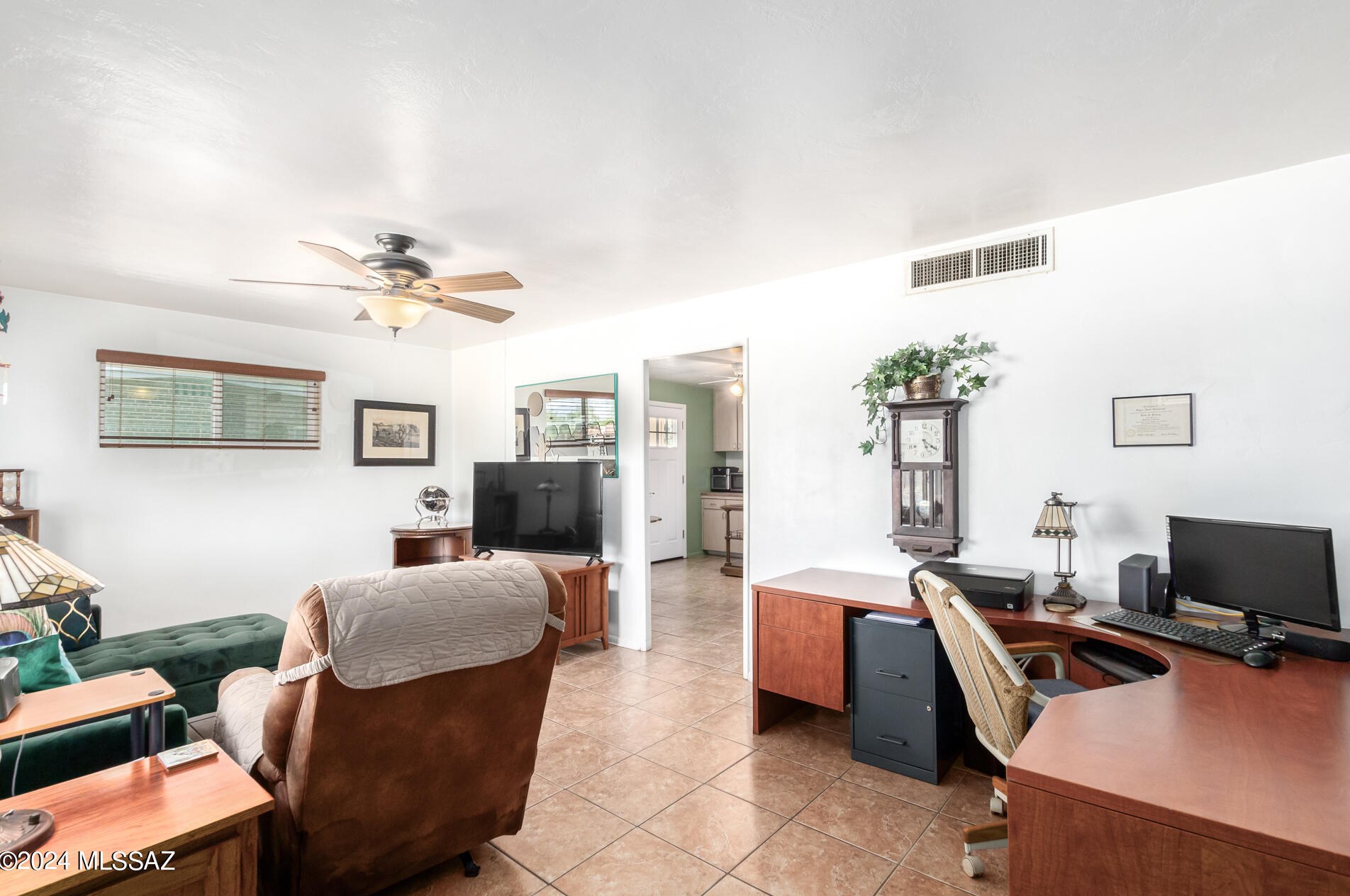 4258 Los Robles St, Tucson, AZ 85712-2419