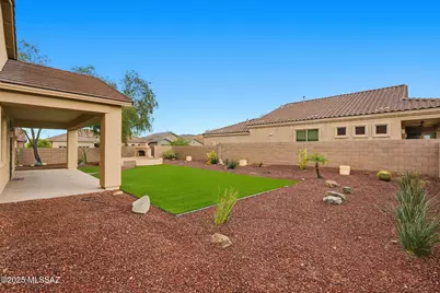 12692 N Sunrise Shadow Drive, Marana, AZ 85658 - Photo 8