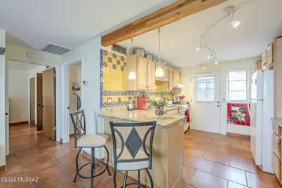 392 Paseo Madera #D, Green Valley, AZ 85614 - Photo 2