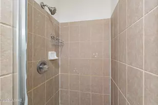 6655 N Canyon Crest Dr, Tucson, AZ 85750 - Photo 16